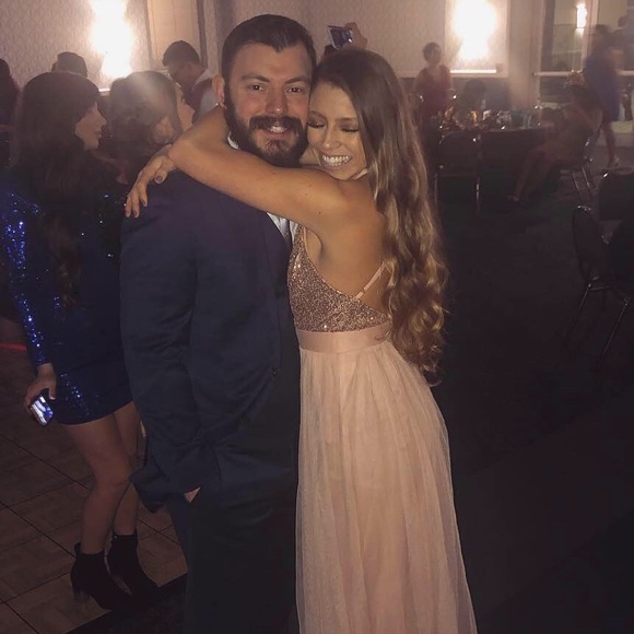 Long formal pink sequin and toole dress - Picture 9 of 9